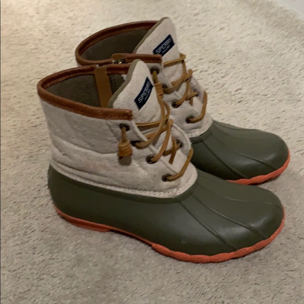 Sperry snow boots